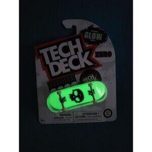 Tech Deck 1/1 Glow Series ZERO Skull 2025 Rare Glow in Dark Fingerboard